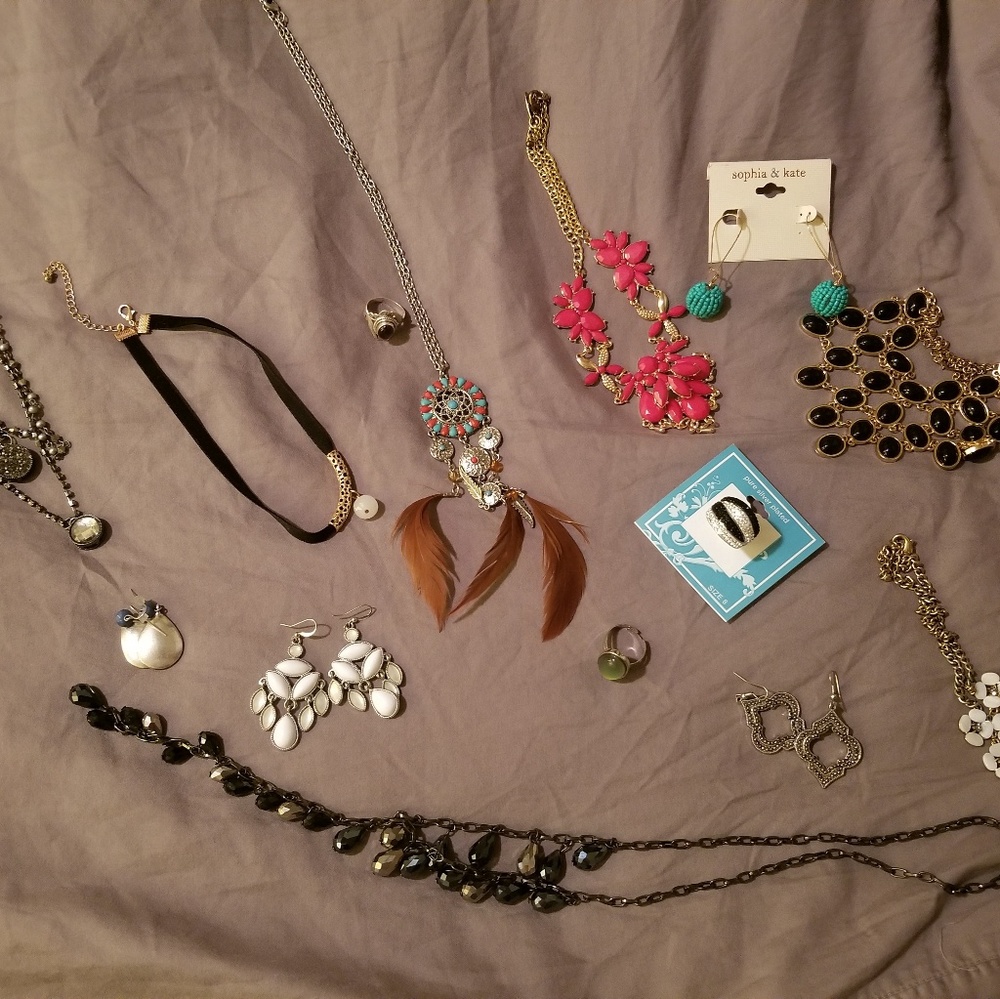 Jewelry - Picture 1 of 1